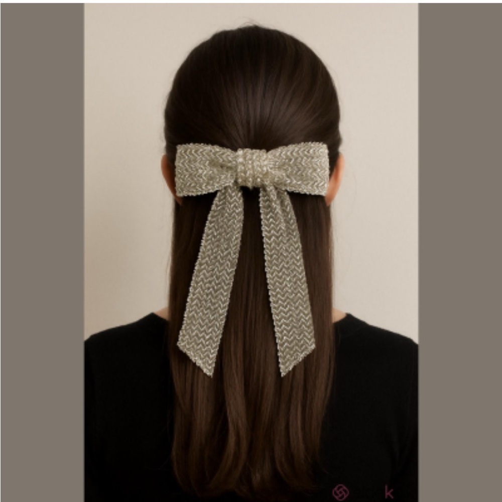 Reitmans NWT hair clip bow